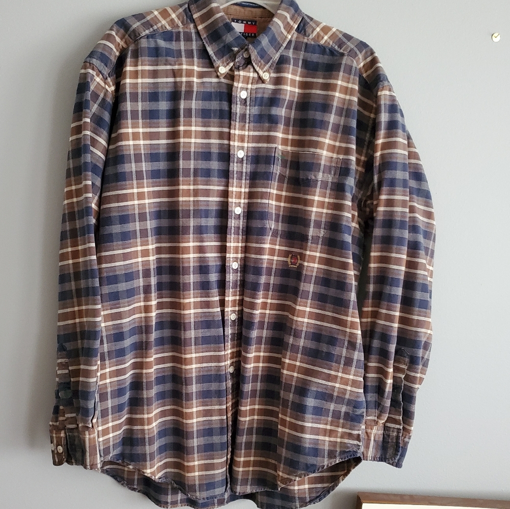 TOMMY HILFIGER  - PLAID BUTTON DOWN SHIRT
